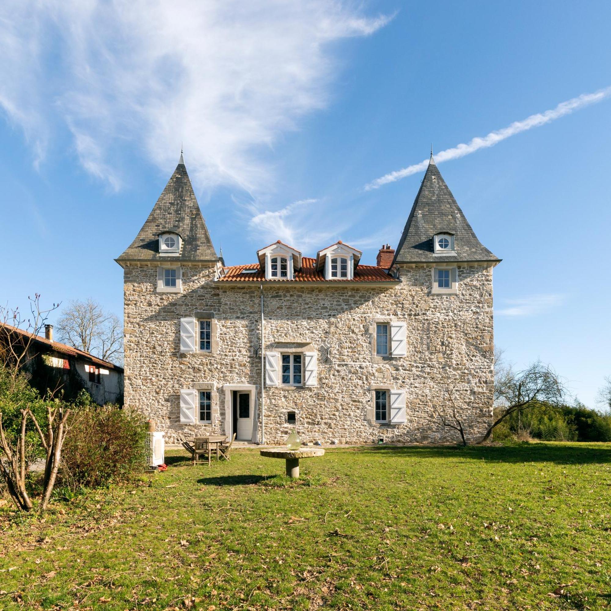 Chateau De Souhy Urcuit Bagian luar foto
